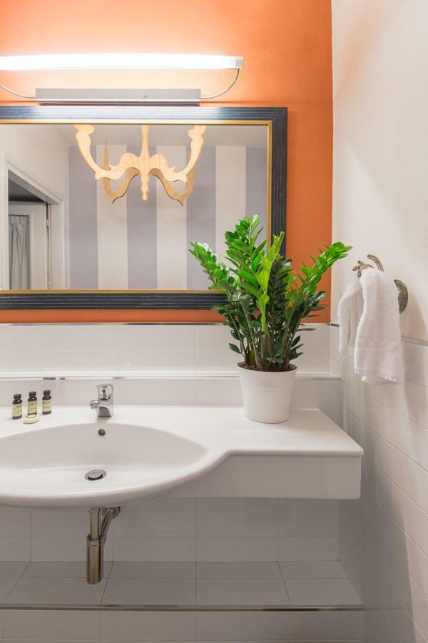 Villa Maria Boutique Apartments Cannobio Exteriör bild